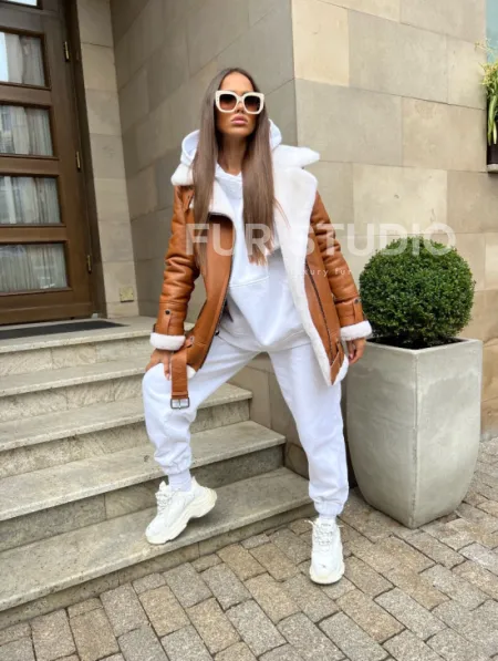 Женская дубленка авиатор в цвете виски - фото 4