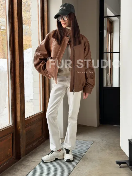 Стильная кожаная куртка - фото 7