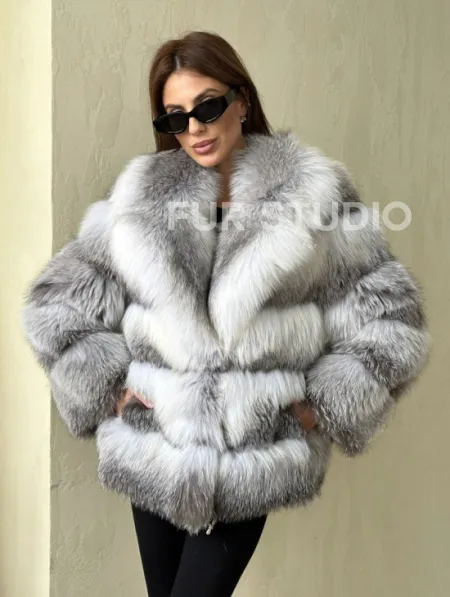 Шуба из меха арктической лисы - фото 0