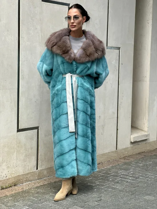 Удлиненная норковая шуба с капюшоном из меха куницы - цвет Тиффани - фото 5