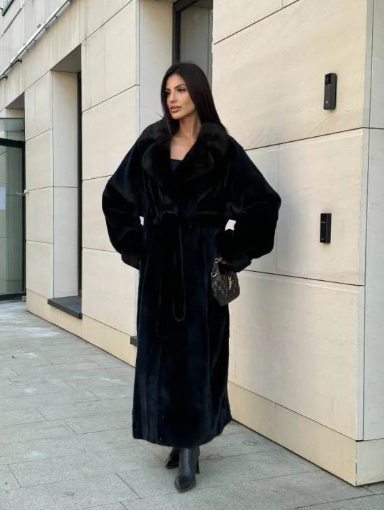 Длинная шуба кимоно Luxury Fashion из меха норки SAGA FURS - английский воротник - фото 9