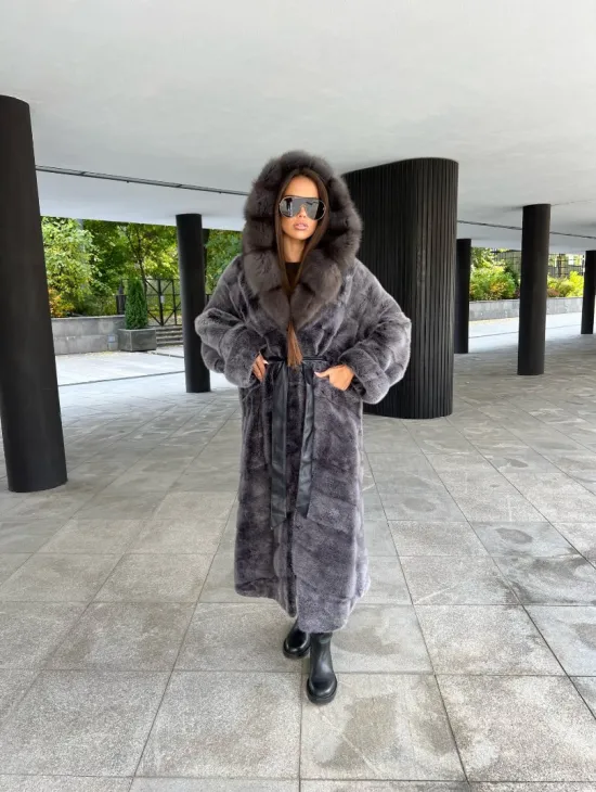 Шуба из аукционной норки с капюшоном куница цвет графит-хамелеон - фото 7