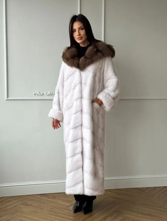 Шуба фасон кимоно из аукционной норки с капюшоном кобра из меха куницы - фото 7