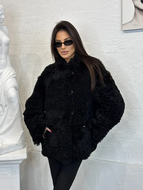 Черный двухсторонний полушубок из натурального меха овчины - фото 9