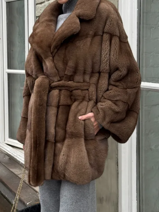 Premium мех, шуба летучая мышь из аукционной норки в натуральном цвете пастель - фото 5