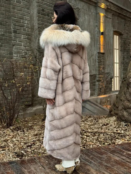 Шуба теплая из меха норки с капюшоном из натуральной рыси - фото 4
