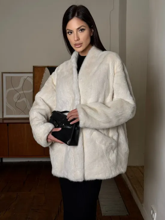 Светлый норковый полушубок жакет с V-образным воротником - фото 4