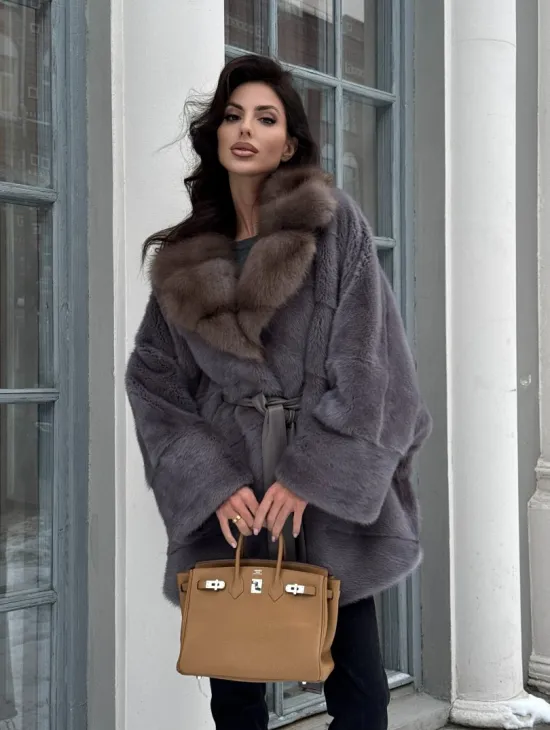 Полушубок летучая мышь из норки с воротником из куницы - цвет графит - фото 11