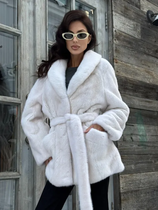 Светлый меховой жакет из норки с воротником шаль и меховым поясом - luxury fur - фото 10