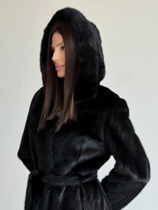 Норковая шуба с капюшоном и меховым поясом в цвете Black - фото 8