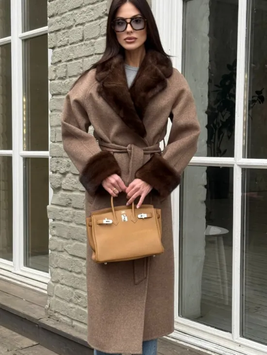 Демисезонное пальто - халат с отделкой из меха норки - фото 2