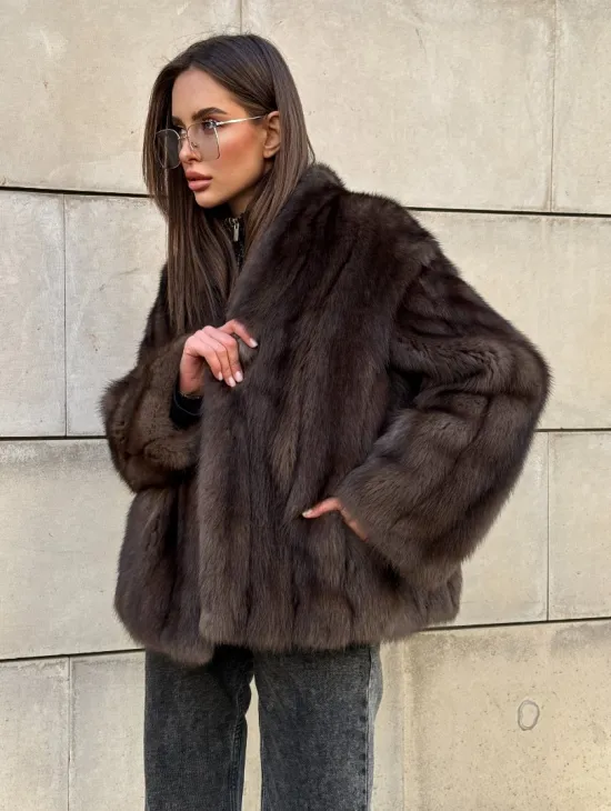 Стильный жакет - полушубок из куницы с V-образным воротником - фото 5