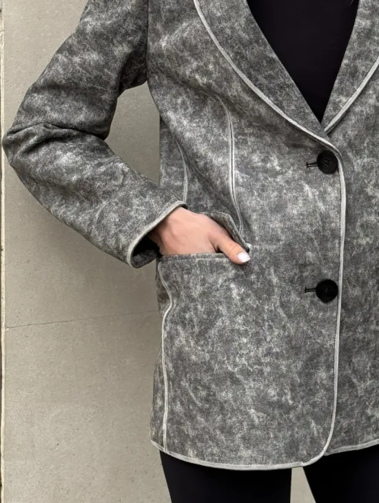 Женский кожаный пиджак Retro style весна 2026 - Vintage Marble - фото 1