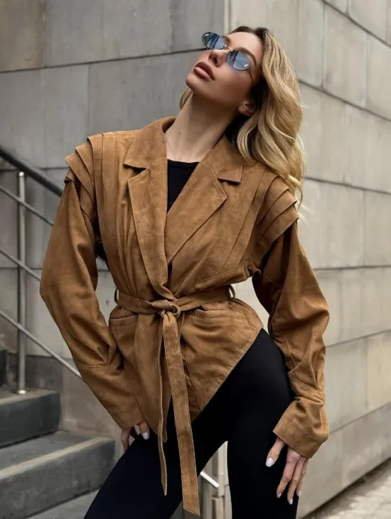 Женская куртка из замшевой кожи с поясом - American style - фото 0