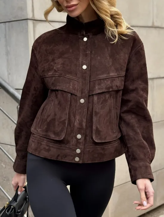 Укороченная замшевая куртка с накладными карманами - фото 4