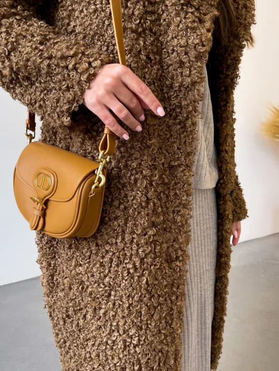 Шуба из искусственного меха - фото 1