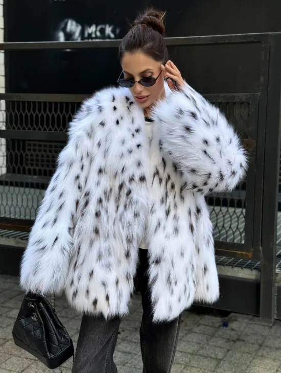 Шуба из меха белой аукционной лисы под рысь, ручная работа - фото 1