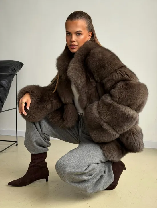 Шуба песцовая под соболь - фото 0