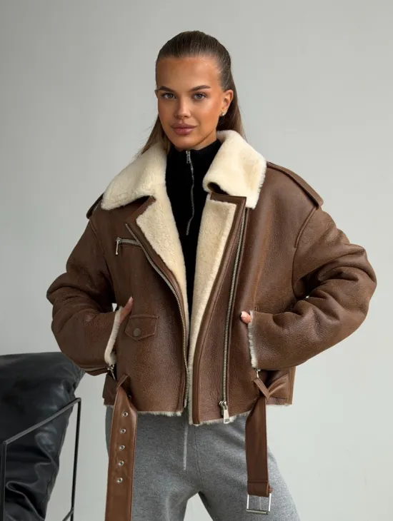 Короткая косуха-дубленка из овчины - фото 0