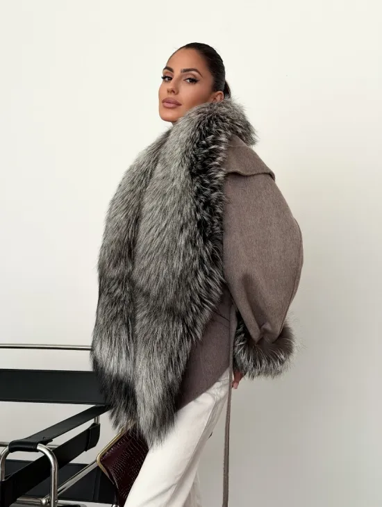 Полупальто с мехом чернобурки - фото 12