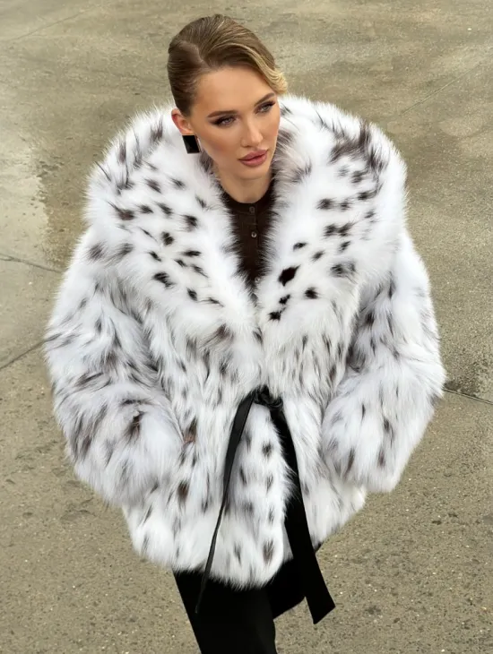 Шуба из лисьего меха под рысь с капюшоном - фото 8