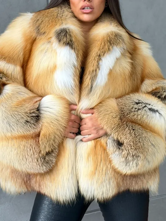 Короткая шуба из золотой альпийской лисы - фото 2