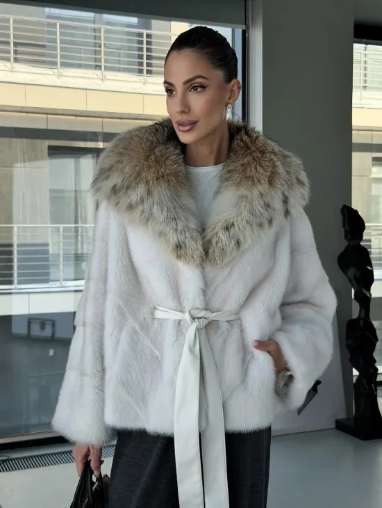 Белое норковое пончо-шуба с капюшоном из рыси - фото 0