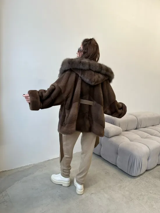 Шуба пончо из меха норки с капюшоном куница - цвет соболь - фото 5