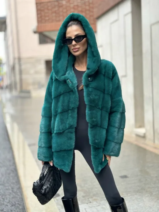 Короткая норковая шуба с капюшоном - цвет морской изумруд - фото 2
