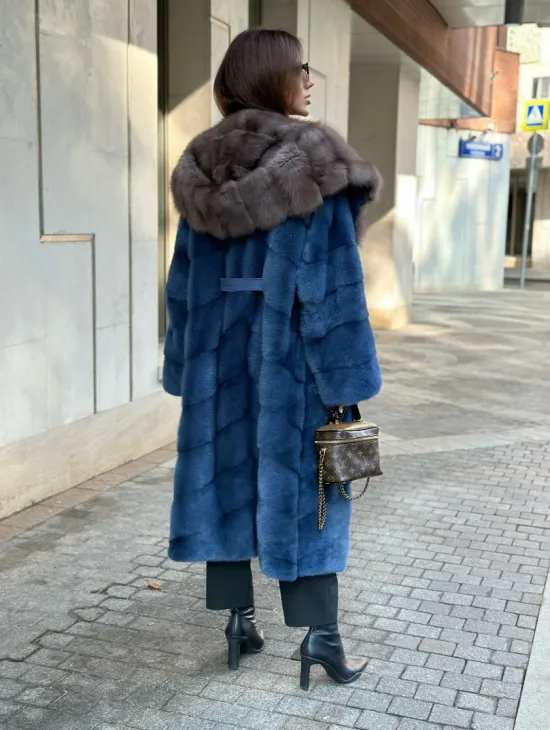 Роскошная норковая шуба с капюшоном из меха куницы - цвет королевский синий - фото 2