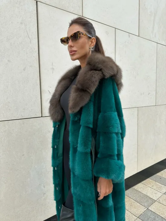 Шуба норковая с капюшоном из меха куницы - цвет морской изумруд - фото 1