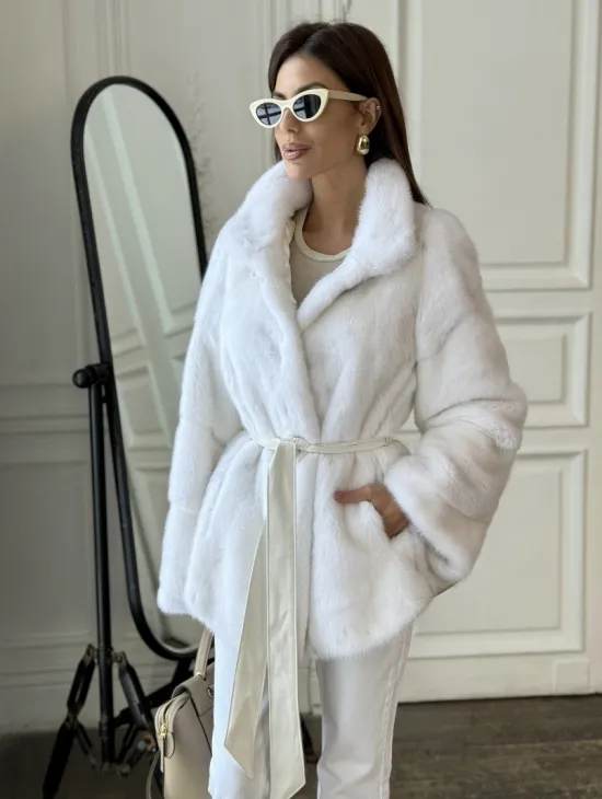 Белая шуба из меха норки (крестовка) стойка воротник - фото 3