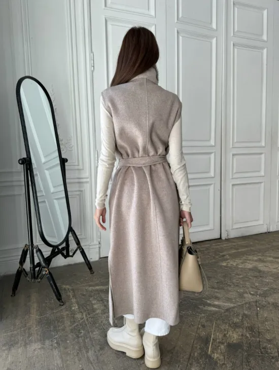 Пальто без рукавов с отделкой из меха норки - фото 3